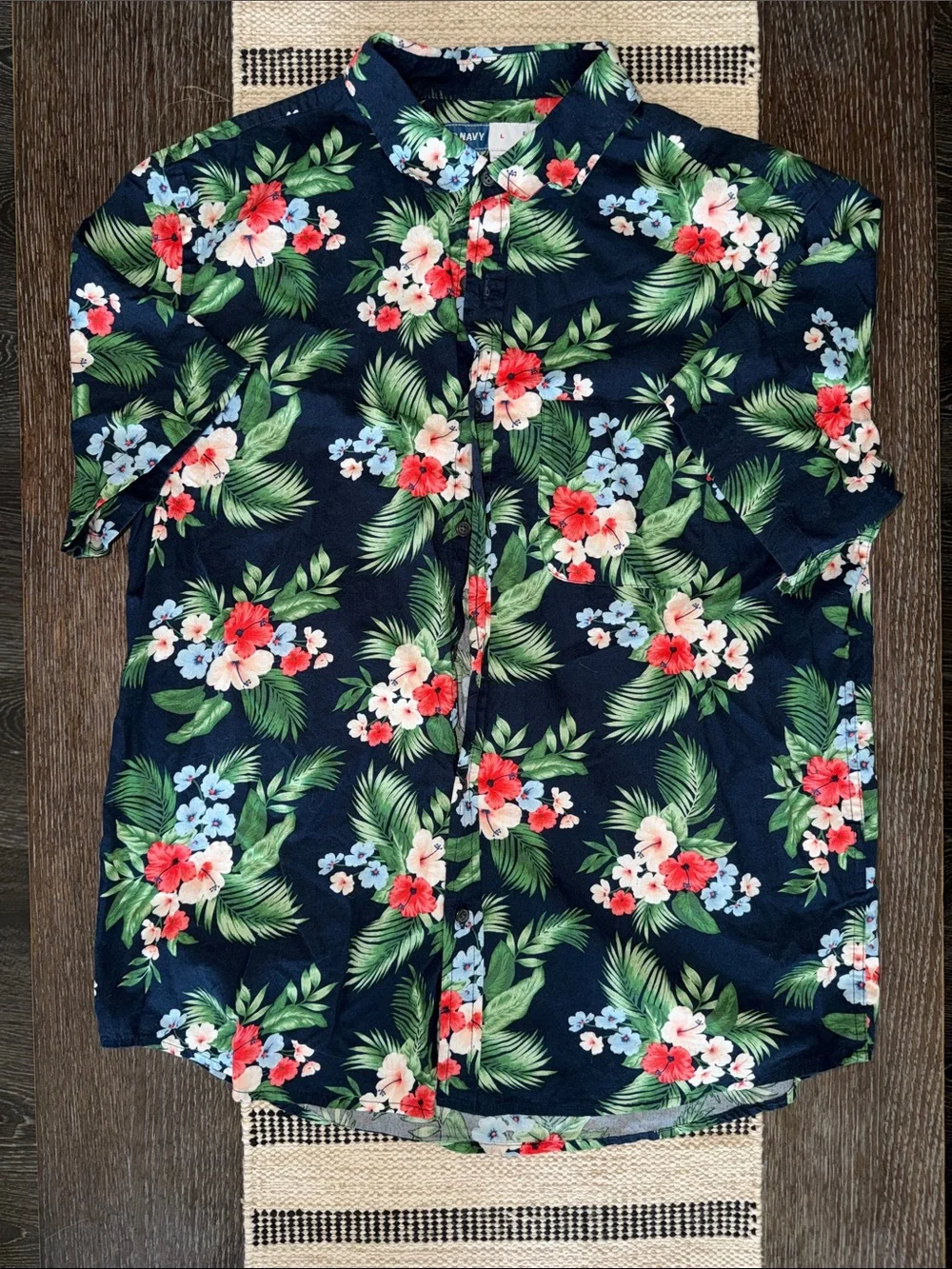 Old Navy Navy Floral Short-Sleeve Button-Down with Red & Light Blue Flowers